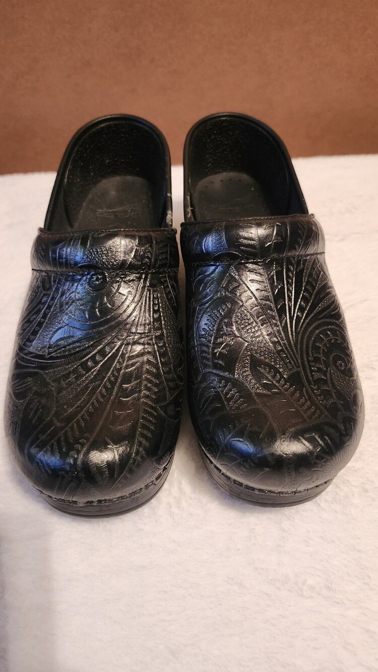 Dansko Professional Black textured Clogs Women's Size EU 39 US 8.5-9 Slip On...